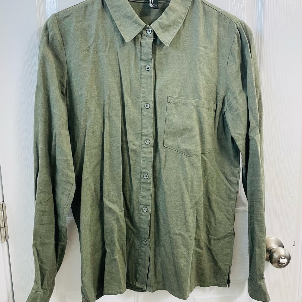 H&M Olive Green Long-Sleeve Button-Down Shirt
